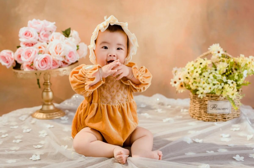 东明怀孕肚子紧绷绷的